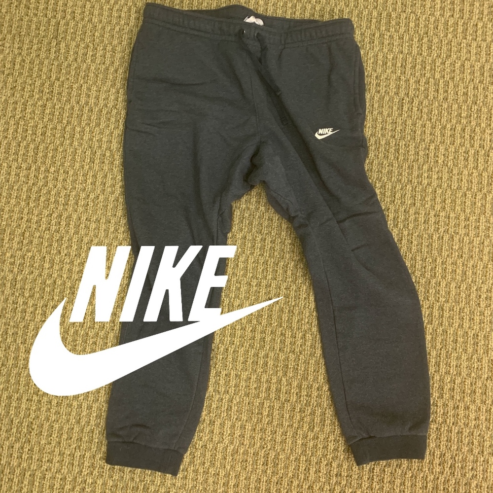 Nike Joggers - Men’s Heathered Charcoal XL